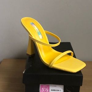 Yellow mule heels 5.5